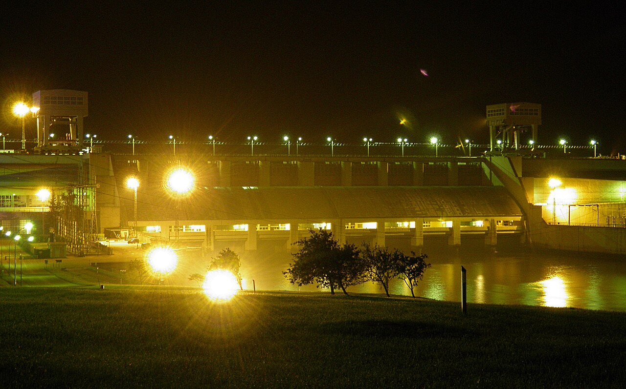 Hidrocentrală pe Daugava